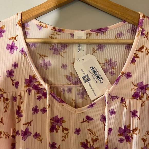 NWT Honeyme Floral Top size Small - Picture 3 of 3